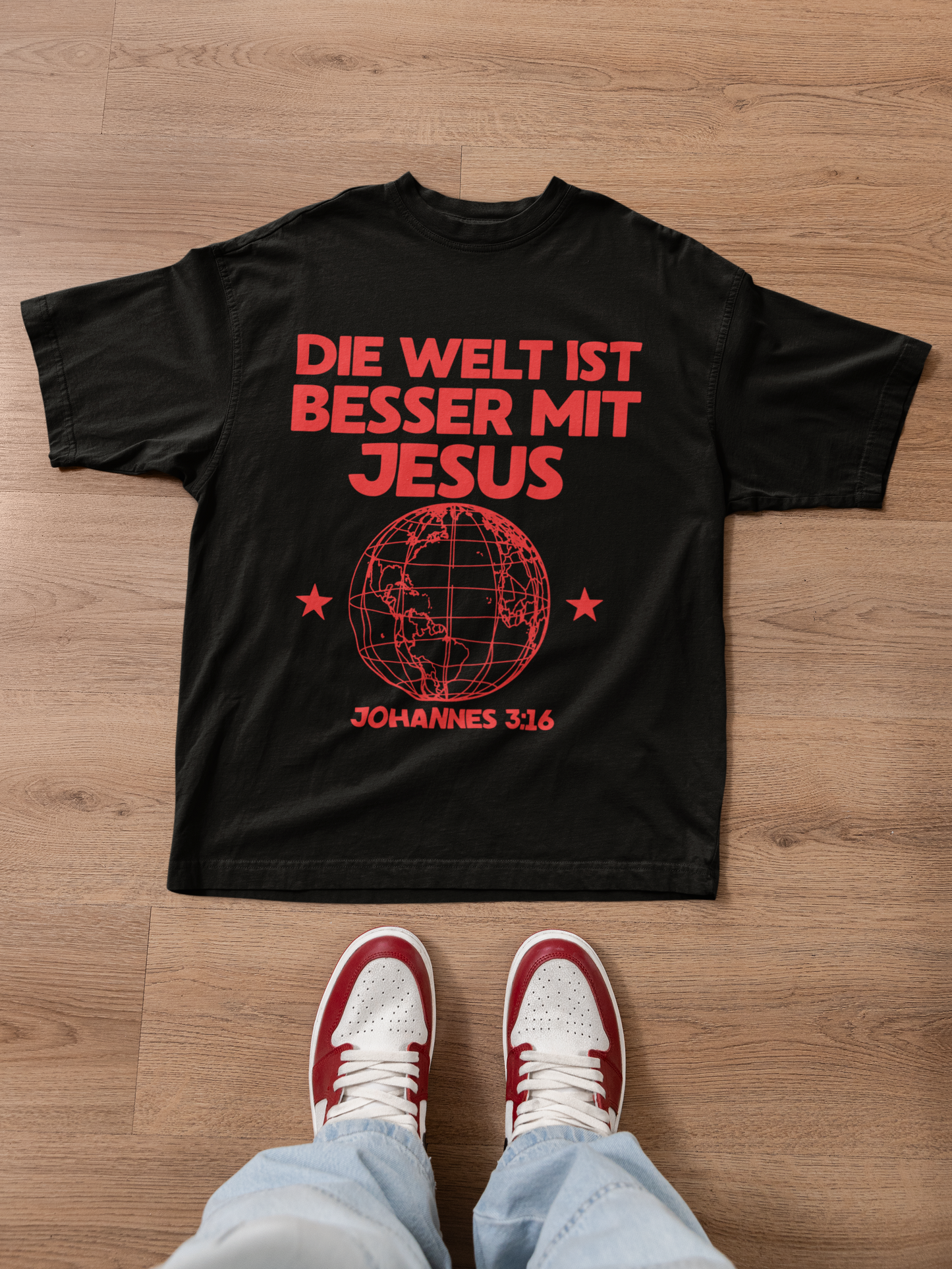 Die Welt ist besser mit Jesus - Frontprint, Oversized Shirt.