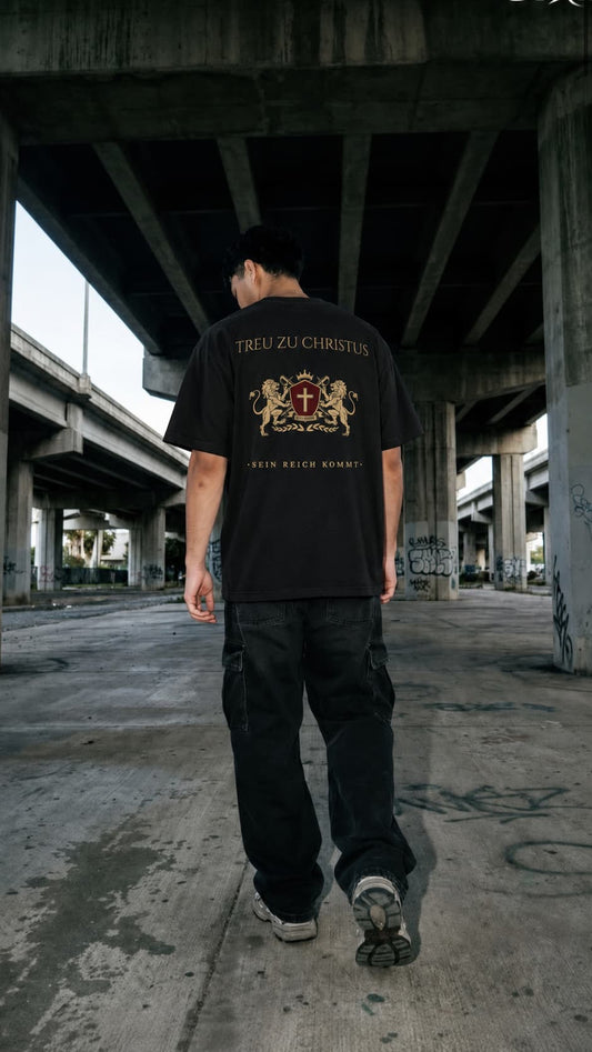 TREU ZU CHRISTUS - Oversized T-Shirt