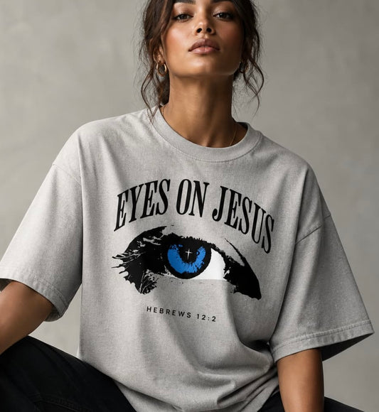 EYES ON JESUS - Oversized T-Shirt