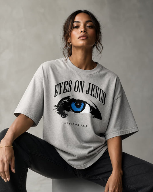 EYES ON JESUS - Oversized T-Shirt